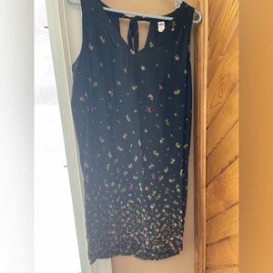 Old Navy women’s shift dress Medium